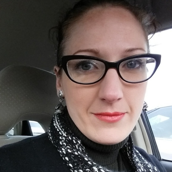 Meet your Posher Shopper, Victoria - Picture 3 of 7